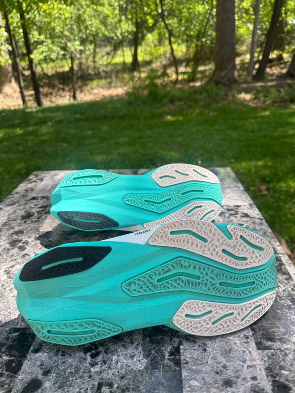 Womens 8.5  Balance FuelCell SuperComp Elite v4 running shoes Cyber/Jade - Picture 10 of 13